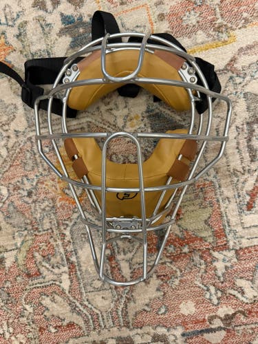 FORCE3 Traditional Defender Catcher's Mask with Patented S3 Shock Suspension System New