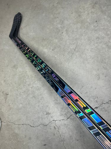 2 Pack 85 Flex P28 Senior True Catalyst 9x Right Hand Hockey Stick Pro Stock (New)