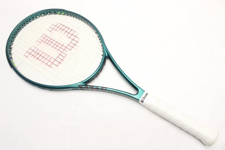 WILSON BLADE 104 VER 9 TENNIS RACQUET (4 1/4) WILSON DEALER DEMO