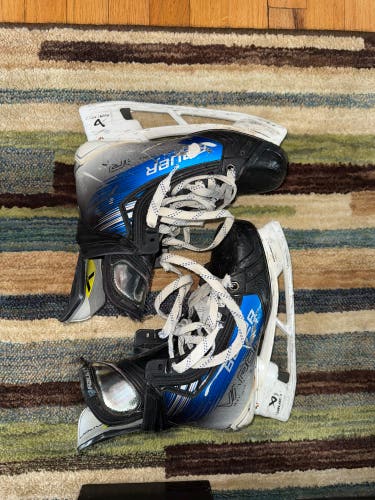 Blue 2023 Bauer Vapor Hyperlite 2 Hockey Skates Regular Width Pro Stock 7 (Used)