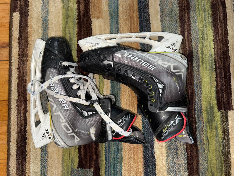 2021 Bauer Vapor Hyperlite Hockey Skates Regular Width Pro Stock 7 (Used)