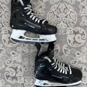 2022 Bauer Supreme Mach Hockey Skates Regular Width Size 4.5 (Used)