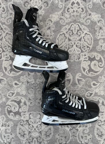 2022 Bauer Supreme Mach Hockey Skates Regular Width Size 4.5 (Used)