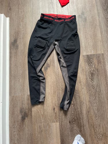 Black Large Men's Bauer Compression (Used)