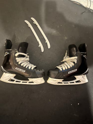 Black 2016 Bauer Supreme 1S Pro Hockey Skates Extra Wide Width 9 (Used)