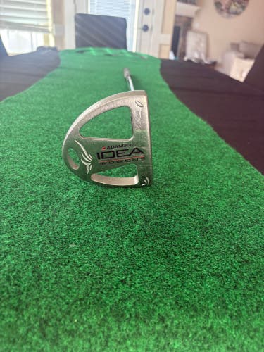 Golf Putter: Adams Mallet Right Handed Putter (Used)