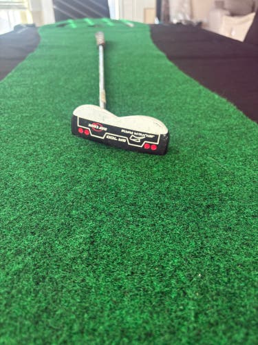 Golf Putter: Adams Right Handed Putter (Used)