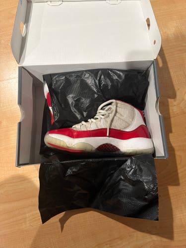 Red Unisex 6Y (Big Kids / Youth) Youth Air Jordan 11 Retro Shoes (Used)