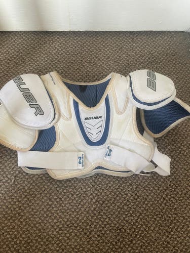 Medium Junior Bauer Nexus classic Shoulder Pads (Used)