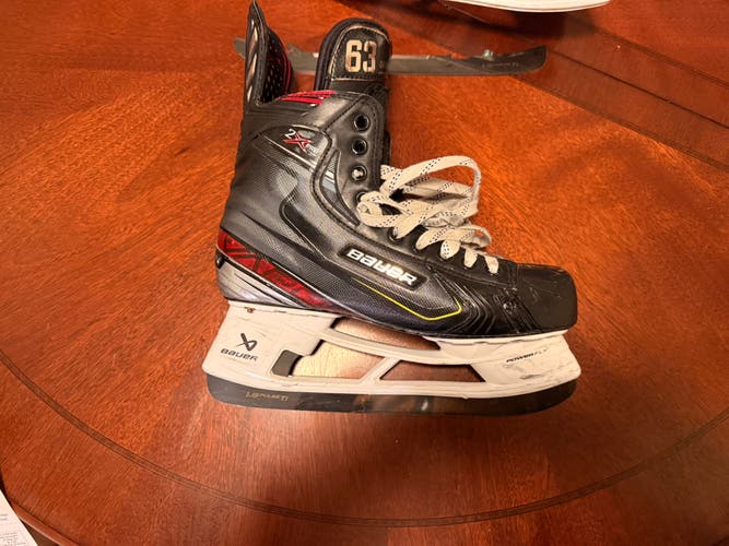 2019 Bauer Vapor 2X Pro Hockey Skates Regular Width Pro Stock 9 (Used)