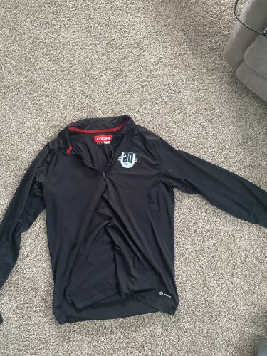 Atlantic Hockey Association issued Men's Large quarter zip