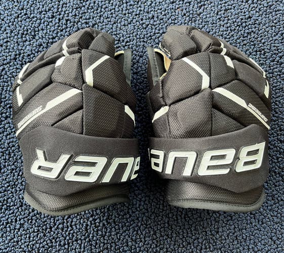 Bauer Supreme M5 Pro Gloves 12" (Used)