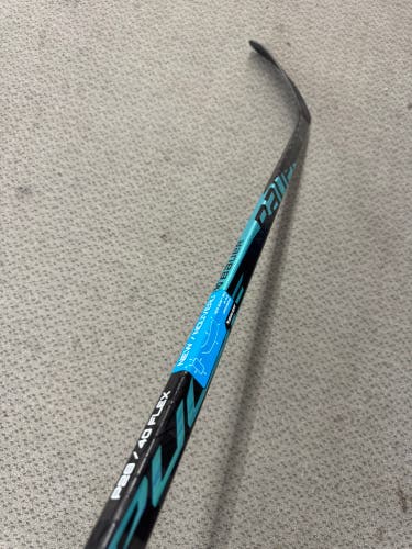 Junior Bauer Pulse Right Handed Hockey Stick P28 40 Flex (New)