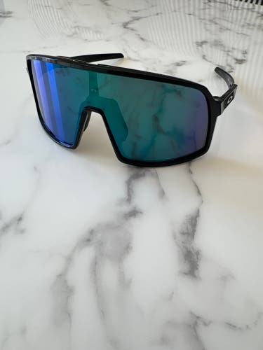 Men's Small Oakley Sutro Sunglasses (Used)