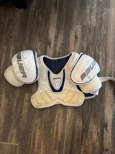 Small / Medium Senior Bauer Nexus 4000 Shoulder Pads (Used)