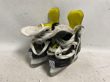 Used CCM SUPER TACKS 9350 Youth Hockey Skate Black And Yellow Youth 07.0 11855-S000201701
