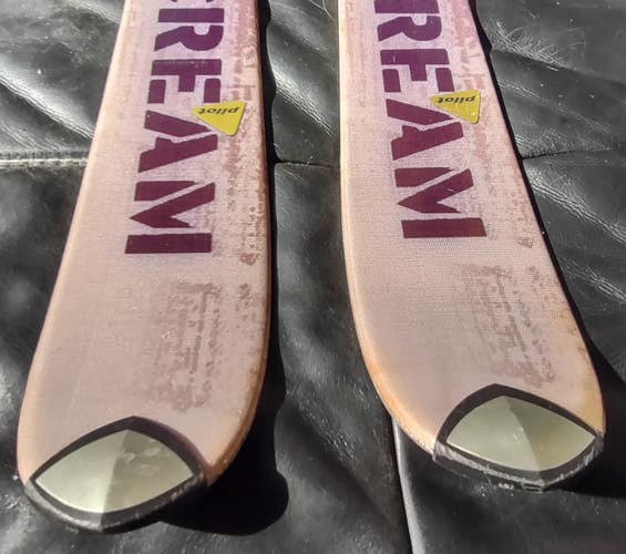 Unisex All Mountain 107 cm Salomon Scream 8 Pilot Skis With Bindings (Used)