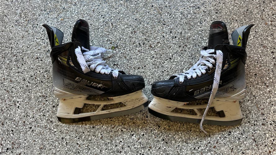 Bauer Vapor Hyperlite 2 Hockey Skates Size 5 - Fit2