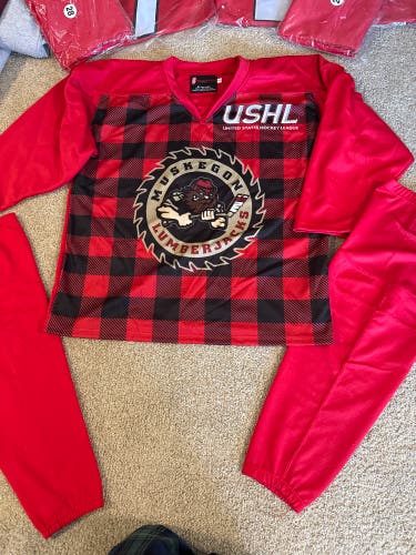 Muskegon Lumberjacks USHL Red Small Adult Unisex Jersey (New) with 28 inch hockey socks