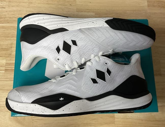 Diadem Court Burst (White/Black) Mens Size 9.5