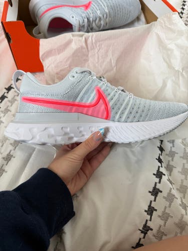 Gray Women's Size M 7.0 (W 8.0) Adult Nike React Infinity Run Shoes (New)