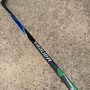 BAUER VAPOR Flylite Pro Stock Hockey Stick Grip P28 70 Flex Right 5092