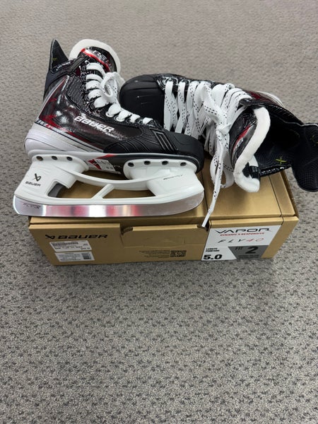 Bauer Vapor Fly40 Hockey Skates Size 5 (New)