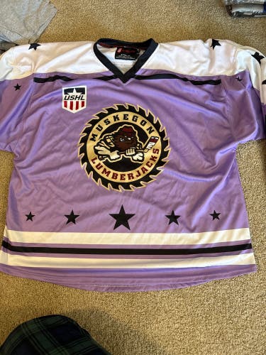 Muskegon Lumberjacks USHL Purple X-Large goalie cut Adult Unisex Jersey (New)