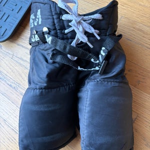 Youth XXXX small Hockey Pants (Used)