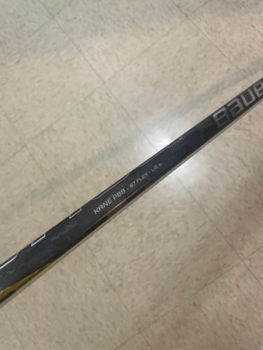Senior Bauer Supreme 1S Right Handed Hockey Stick P88 87 Flex (Used)