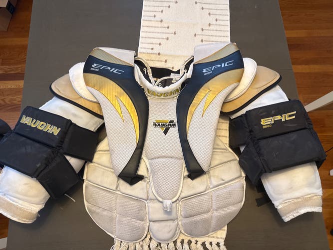 Used Senior Large Vaughn Epic 8600 Goalie Chest Protector