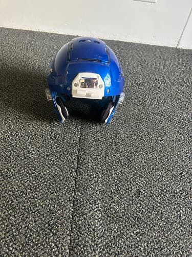 Adult Medium Schutt F7 Helmet (Used)