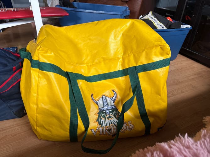 Winnwell Bag (Used)