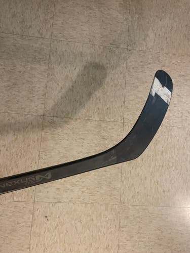 Senior Bauer Nexus 1000 Right Handed Hockey Stick PM9 87 Flex (Used)