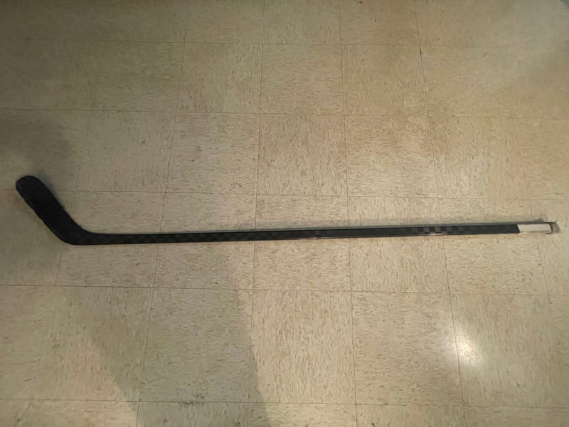 Senior All Black Right Handed Hockey Stick P88 95 Flex (Used)