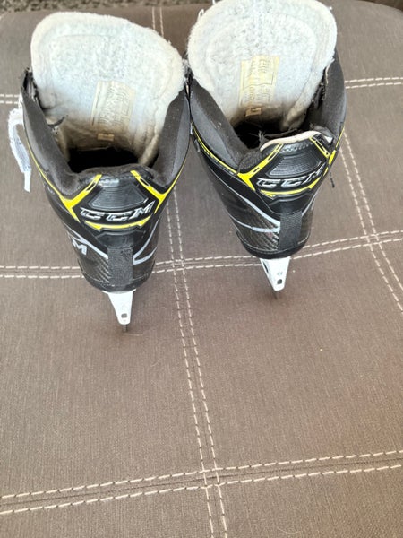 CCM Super Tacks 9370 Hockey Goalie Skates Regular Width 8.5 (Used)