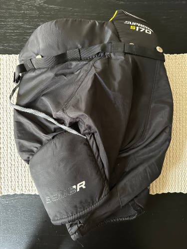 Youth Large Bauer Supreme S170 Hockey Pants (Used)