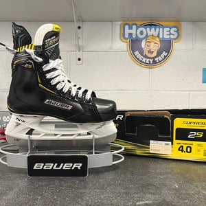 Bauer Supreme 2S Hockey Skates Regular Width Size 4 (New)