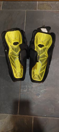 Junior Bauer Supreme 3S Pro 11" Shin Pads (Used)