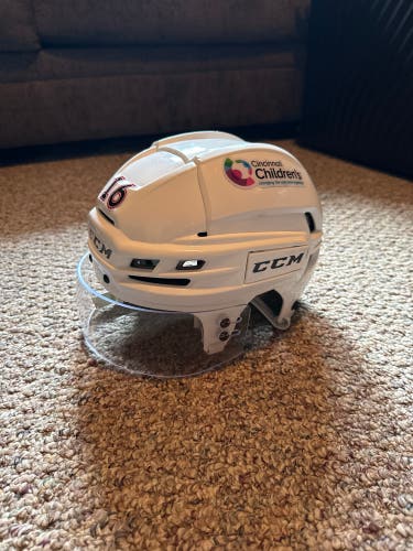 Medium CCM Tacks 910 Helmet + Oakley Visor Pro Stock (Used)