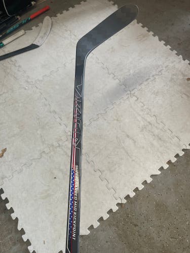 Senior USA Edition CCM Vizion 2 Right Handed Hockey Stick P28 75 Flex (New)