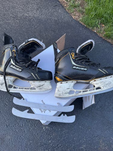 Black 2012 Bauer Supreme One.9 Hockey Skates Regular Width 9.5 (Used)