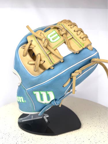 Wilson A2000 RH Infield Baseball Glove 11" (Used)