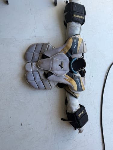 XL 2012 Vaughn Epic 8600 Goalie Chest Protector (Used)