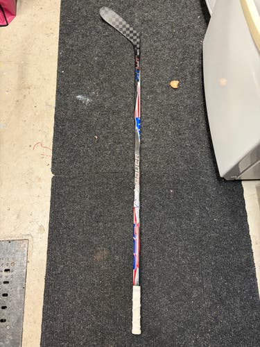 Junior Bauer Vapor Flylite Left Hand Hockey Stick P28M 50 Flex Pro Stock