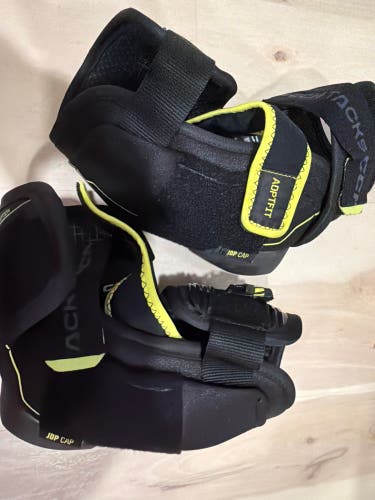 Senior Large CCM Tacks XF Pro Elbow Pads (Used)