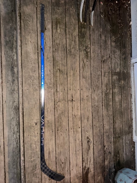 Senior Bauer Supreme Ultrasonic Right Handed Hockey Stick P28 70 Flex Pro Stock (Used)