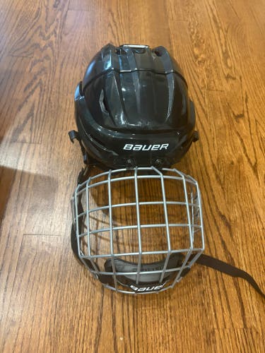 Small Bauer Re-Akt 55 Helmet (New)