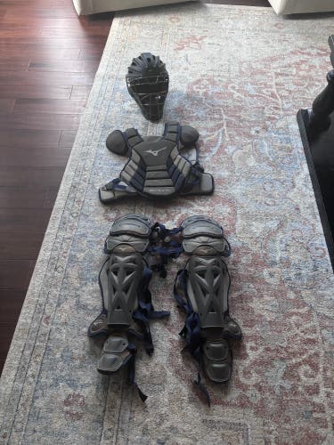 Navy Mizuno Samurai Catcher's Set (Used)