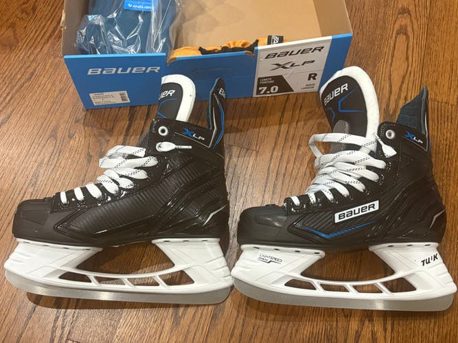 Bauer XLP Hockey Skates 7 (New)